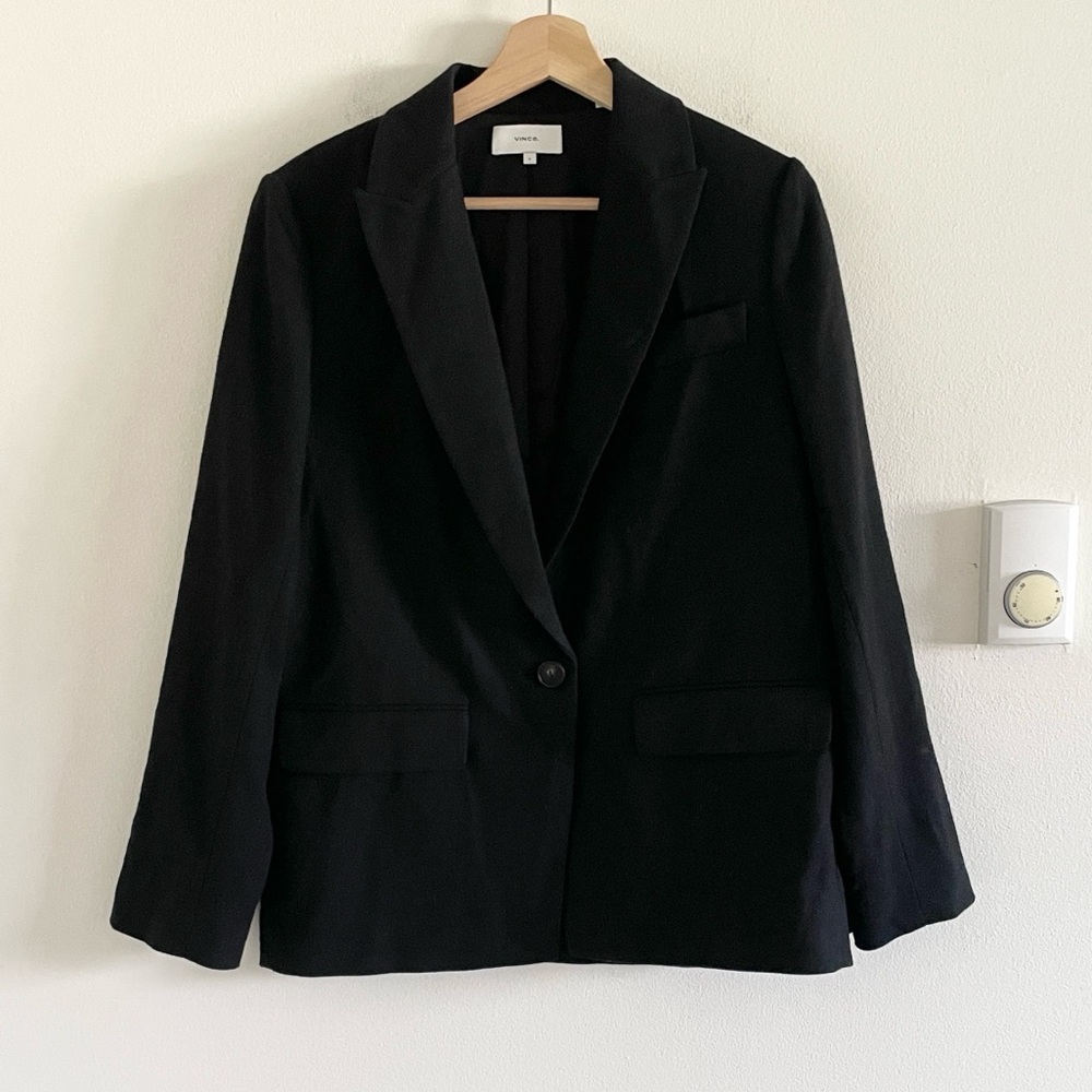 Vince‎ Boyfriend Blazer Women’s Size 6 Italian Wool Blend Black Peak Lapel - Picture 2 of 9